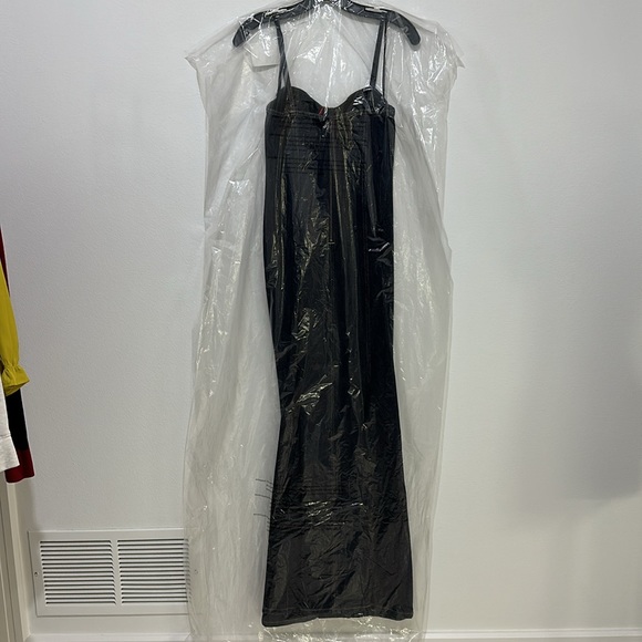 Alice + Olivia Natacha Godet Maxi Denim Dress In Dark Rinse - 2 - Picture 6 of 7